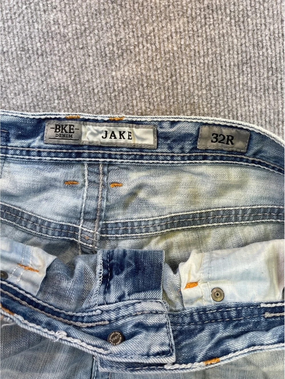 BKE Jake Mens Jeans Size 32R Light Wash Distressed Straight Leg Denim